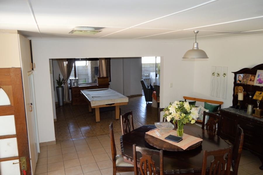 4 Bedroom Property for Sale in Britannia Bay Western Cape